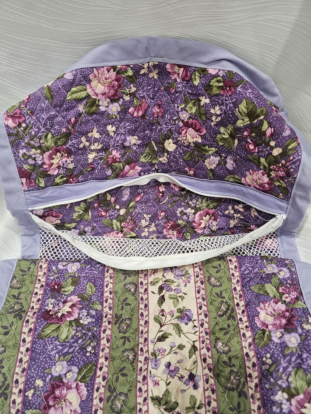 Handcrafted Floral Hanging Foldable Organizer with Mesh Pockets - Picture 4 of 9